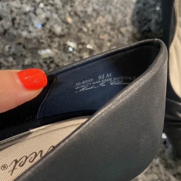 NWOT East Street Navy Pump round toe block heels | Size 8 1/2 - Picture 2 of 10